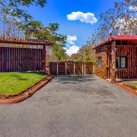 Club Mahindra Netrang Hotel Kültér fotó