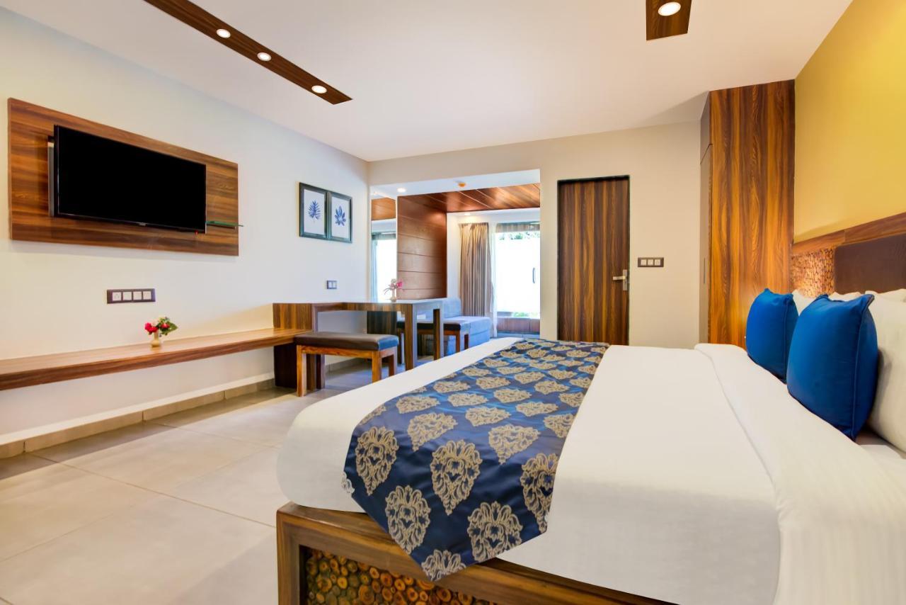 Club Mahindra Netrang Hotel Kültér fotó