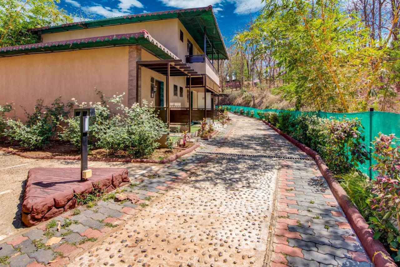 Club Mahindra Netrang Hotel Kültér fotó