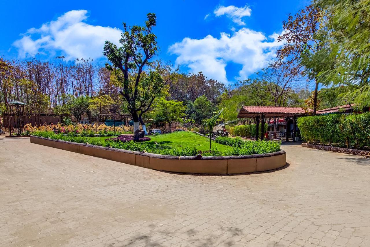 Club Mahindra Netrang Hotel Kültér fotó